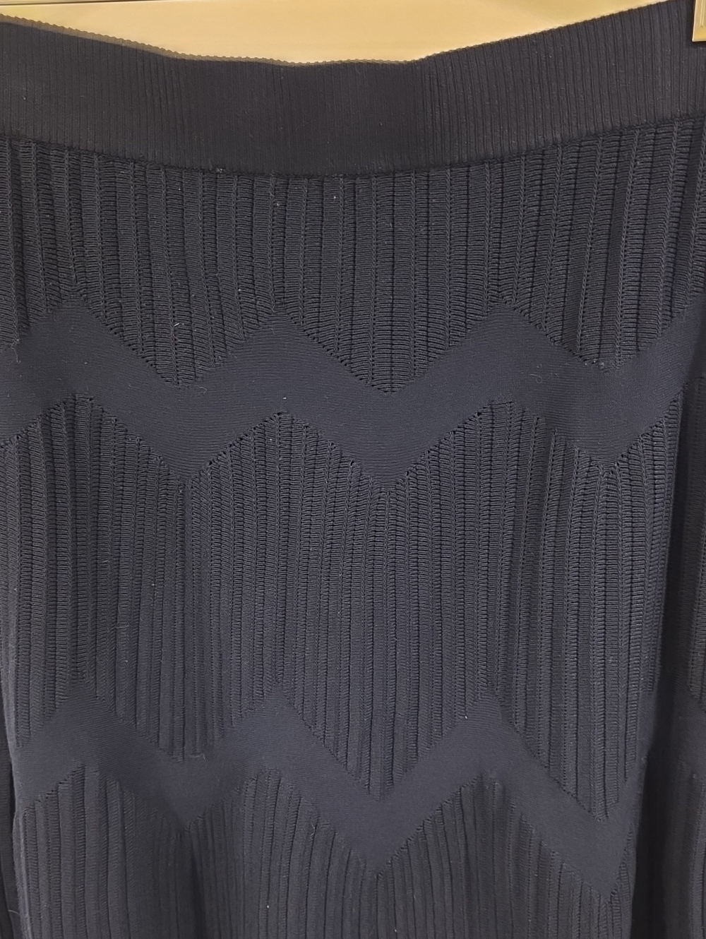Nannette Women’s Navy Ribbed Chevron Knit Skirt Large